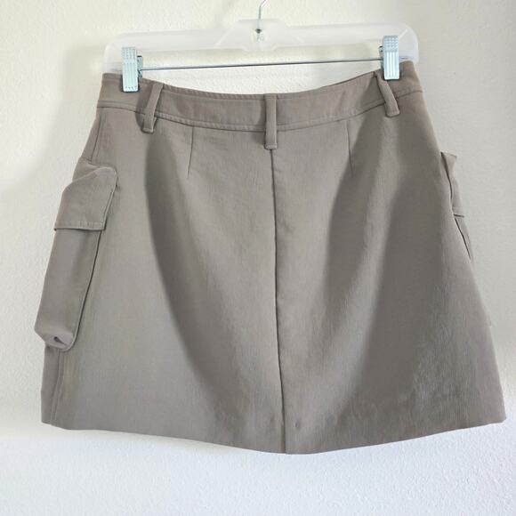 Aritzia Wilfred Astral Cargo High Waisted Micro Crepe Mini Skirt Nomad Taupe 8 - Picture 3 of 8